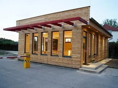 Motel Dlouha Louka 모텔 3*