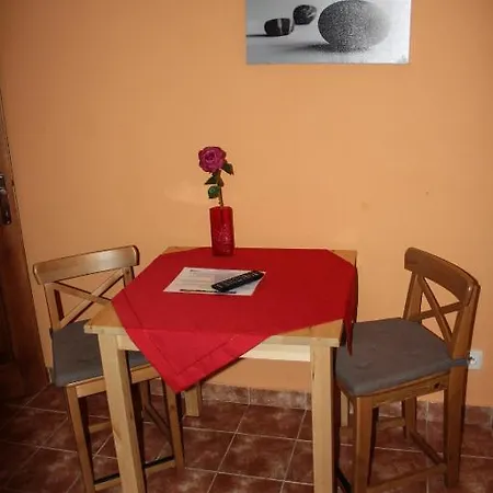 Motel Dlouha Louka 모텔 3*